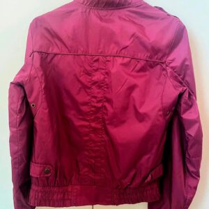 Cazadora morada de entretiempo